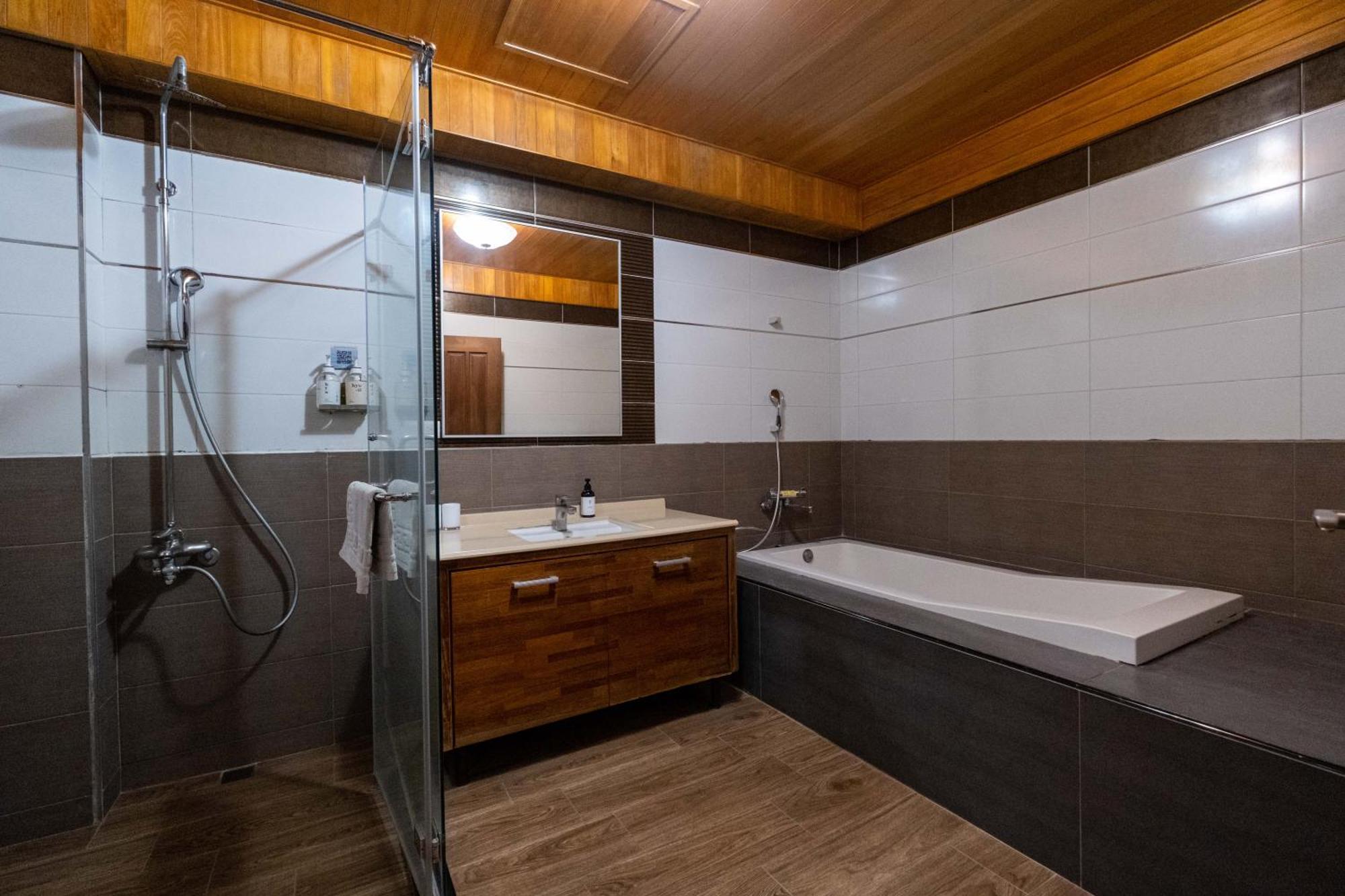 Huzi Room Tainan Esterno foto