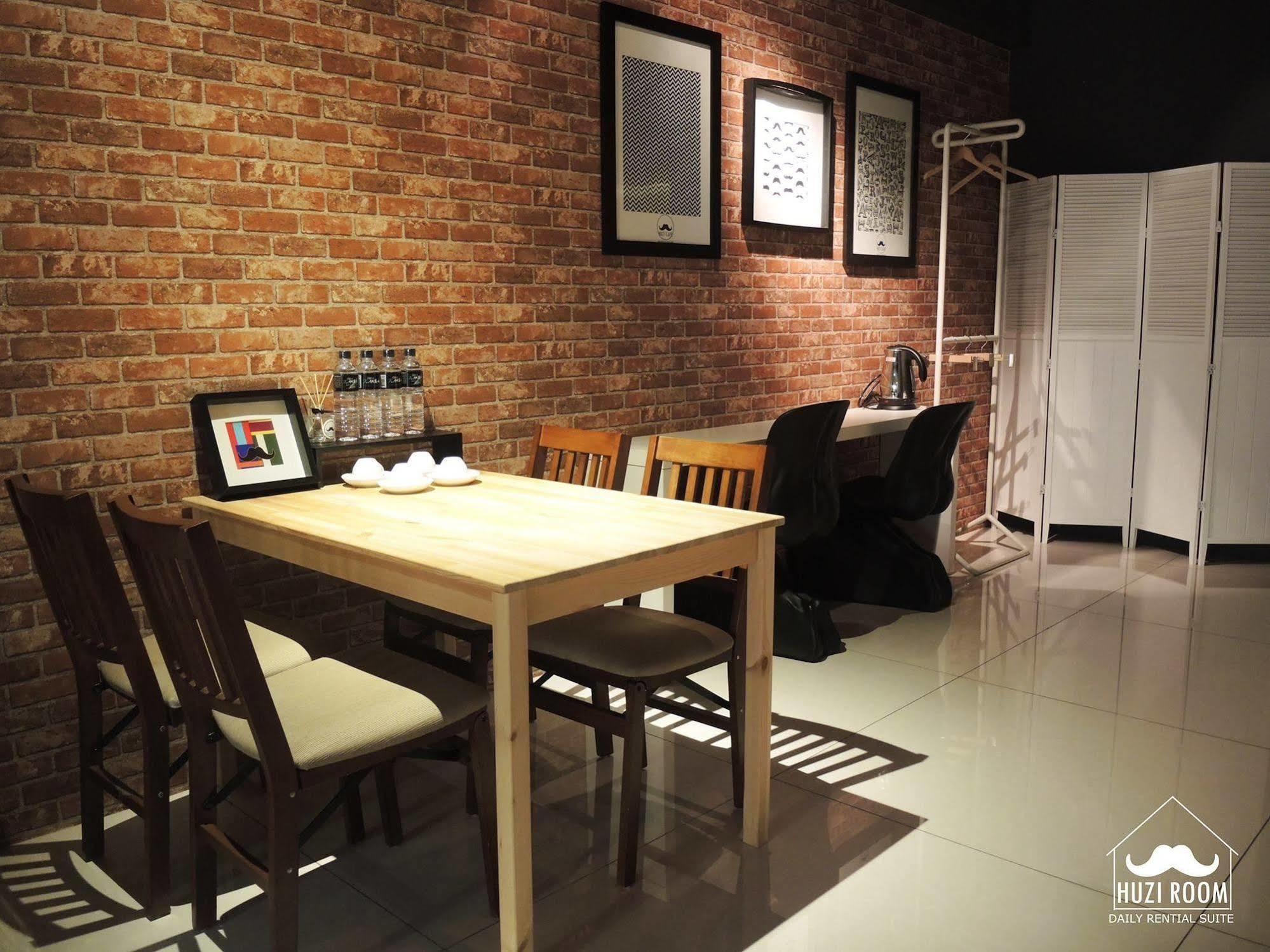 Huzi Room Tainan Esterno foto